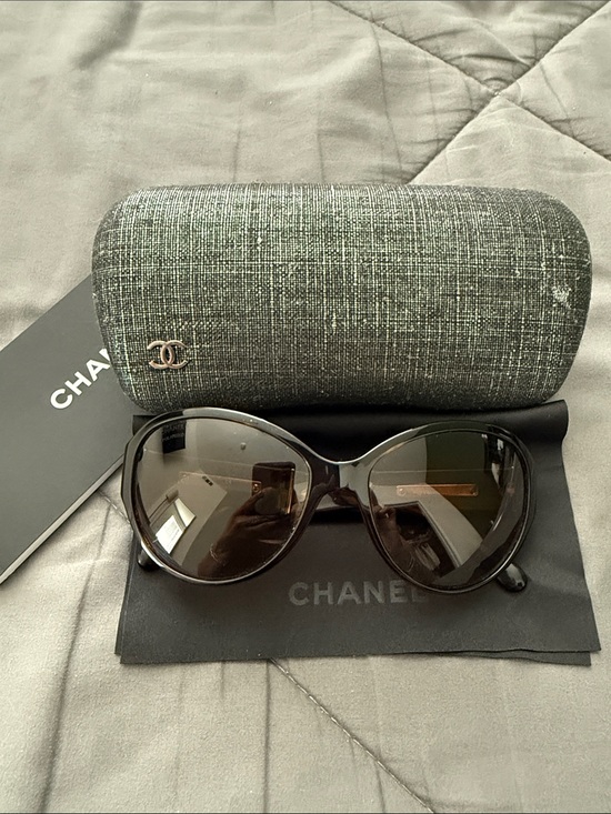 CHANEL Accessories - CHANEL Brown Gradient Oversized Women's Sunglasses